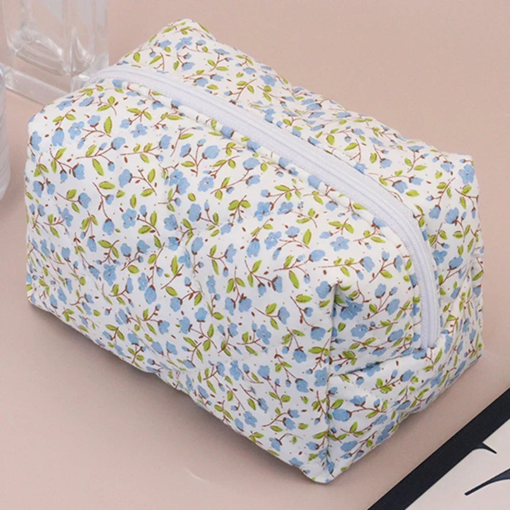 Shunmaii Floral Large Capacity Cosmetic Organizer Bag Portable Makeup Pouch