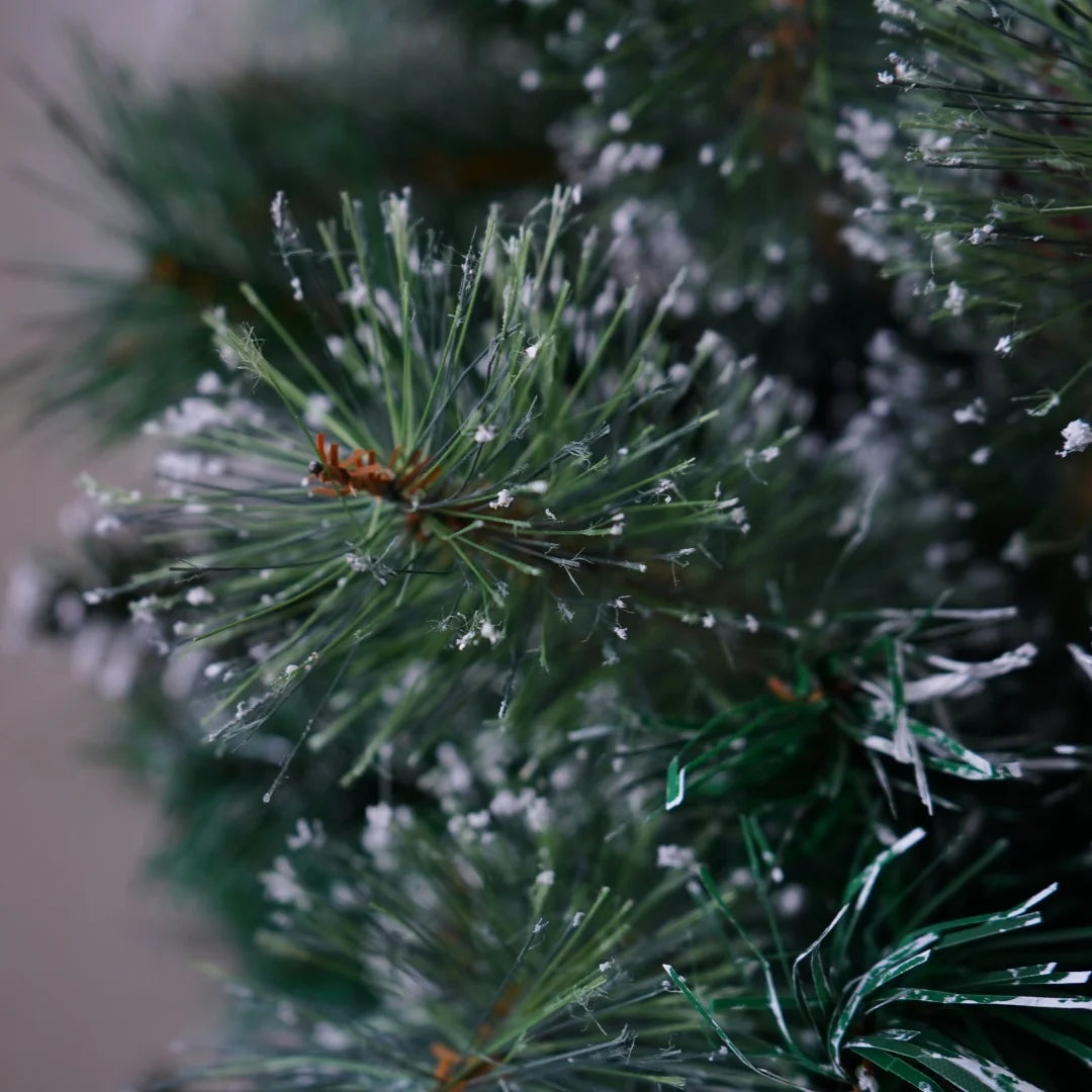 DIAMR Pre-Lit Artificial Spruce Christmas Tree With Pinecones And Berries